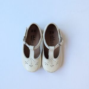 Adelisa Cream Tbars Size 20 (5)